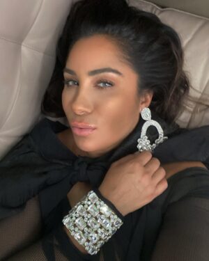 Liana Mendoza Instagram - It all comes down to how you feel...vulnerability can be so delicious... #soulsearching