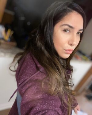 Liana Mendoza Instagram - HEALING. When you see how many likes you get vs how many watch your stories, it tells you something... not many people like you but they’re always watching you. #circuskid #leadingladyshit #lianamendoza #focusonthegood #dothework #believeinyou #healing #levelupchallenge #workingactor #healing #pain #recoveryjourney
