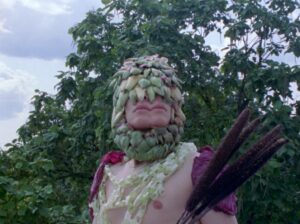 Libe Barer Instagram - Got to direct this shoot for a piece the brilliant @gentle__onion wrote for @kingkongmagazine about America, craving, false idols, and a return to the tactile. With a comparison between St. Denis walking for miles with his own decapitated head in his hands and carrying dead AirPods home on the train, this piece and Francky’s veggie art has my heart. 
Writing and vegetable garments by @gentle__onion 
📸: @emmapenrose 
Models: @samjkerns 
@gentle__onion