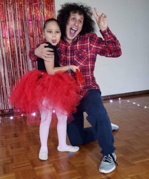 Lider Medranda Hernández Instagram - Agradezco a Dios por mi hija quien me permite volver a ser niño 🥰😍

#FelizDía #diadelniño #elprincipito
