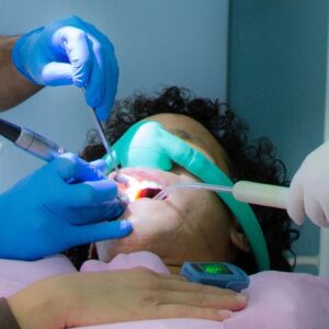 Lider Medranda Hernández Instagram - Mijolindo 👊 Me ayudaría mucho que cualquier molestia en tu dentadura 🤍 la revises en @montalvodentalcare 

Una muela puede doler tanto como la traición de tu ex 🦷💔 pero con ellos no habrán preocupaciones.

Su "gas de la risa" (Óxido nitroso) me quitó cualquier pregunta sobre el dolor por el tratamiento 💪Salí más relajado y feliz 💙

El óxido nitroso me mantuvo en estado de sedación consciente, es decir, tranquilo y contento, mientras trabajaron mi endodoncia.

Pregunté: "¿Me va a doler?" y me dijeron: "Para nada 👍"

Al final ya exageré la risa y la doctora se preguntó si todavía tenía el efecto o si estoy loco 😅