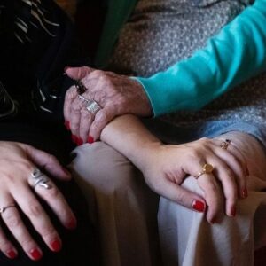 Lídia Muñoz Instagram - Adoro estas fotografias do Paulo Pimenta para o @publico.pt 

Das fases mais bonitas da minha vida. Grávida do Amadeo e a correr o país com a minha companheira de vida e meu amor para sempre. 
E a nossa casa… a saudade que tenho do cheiro da nossa casa.