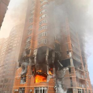 Liev Schreiber Instagram - Russia is again relentlessly bombarding cities across Ukraine. Our 20  vetted & verified partners are working around the country to meet the needs of their communities—whether food, medicine, shelter, medical care, mental health, specialized services for children & elderly, and more. They need your support more than ever. Donate now at www.bluecheck.in