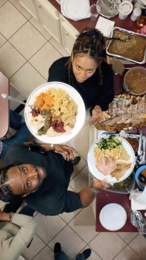 Liisi LaFontaine Instagram - Here’s a trend i unintentionally started. Nice to see everyone getting very creative with this.
#happythanksgiving folks.