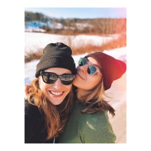 Lili Mirojnick Instagram - ❄️& 🧊