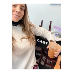 Lili Mirojnick Instagram - How it started — How it’s going 

Well over a decade after bonding over musical theatre and The West Wing, these two actor friends are working at *exactly* the same time. #boogerbutt