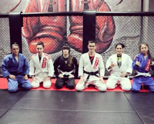 Liliya Shakirova Instagram - Спорт развивает укрепляет и мотивирует, делает наш дух и тело сильнее, найдите себя в спорте пробуйте все, берите лучшее. 
Тренируйтесь и развивайтесь каждый день. Даже если вы не станете чемпионом, вы станете лучше чем были. 
#bjjbest #bjjbuka #bukagym #bukaboxing #bukawoman #mmachampion #mmauzbekistan #mmawoman #ufc #fight #training #juijutsu #uzbekistan #tashkent #bukatreningcentre