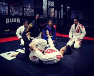 Liliya Shakirova Instagram - Спорт развивает укрепляет и мотивирует, делает наш дух и тело сильнее, найдите себя в спорте пробуйте все, берите лучшее. 
Тренируйтесь и развивайтесь каждый день. Даже если вы не станете чемпионом, вы станете лучше чем были. 
#bjjbest #bjjbuka #bukagym #bukaboxing #bukawoman #mmachampion #mmauzbekistan #mmawoman #ufc #fight #training #juijutsu #uzbekistan #tashkent #bukatreningcentre