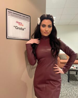 Lilla Crawford Instagram - Greta Gardunkian in the buiiilllddiiiinnnng 💅🏻👛👠✨ I’m on Raven’s Home tonight 8/7CT on @disneychannel !! 💕 @ravenshomeofficial #disneychannel #disneyplus #ravenshome