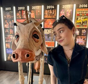 Lilla Crawford Instagram - @museumofbroadway makes theater kid dreams come true!!! ❤️☀️🐮