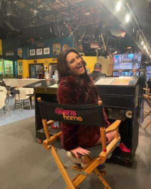 Lilla Crawford Instagram - Greta Gardunkian in the buiiilllddiiiinnnng 💅🏻👛👠✨ I’m on Raven’s Home tonight 8/7CT on @disneychannel !! 💕 @ravenshomeofficial #disneychannel #disneyplus #ravenshome