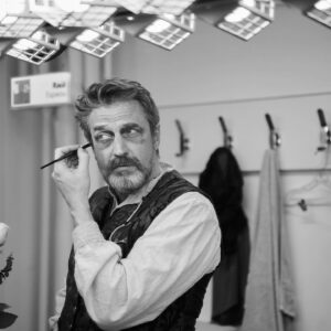 Lilli Cooper Instagram - 4 more Olivers! @nycitycenter 
📸 @jennyandersonphoto