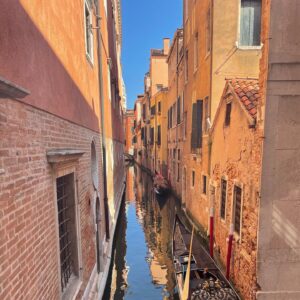 Lilly Dreesen Instagram - Sunkissed in Venice 

#venice #italy #sunset #sunkissed #happy #beautiful #sunnyday