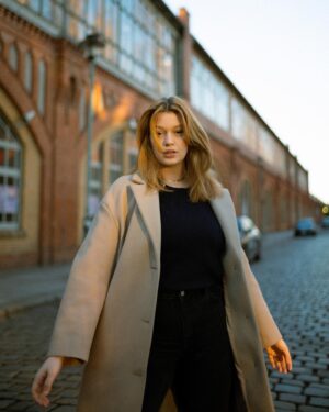 Lilly Dreesen Instagram - golden hour with @lillycharlottedreesen // #35mm