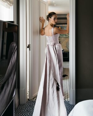 Lily James Instagram - My dream date in my absolute dream dress. @erdemlondon thank you so much for such a precious memory. I loved every moment of dreaming up this stunning gown with you and the @erdem team. The story and magic of this dress is truly breathtaking. You are a true artist and I feel so privileged to have worn
 your creation on this iconic carpet. @voguemagazine thank you for having me. 🖤
@rebeccacorbinmurray @valeriaferreiramakeup @halleybrisker @betina_goldstein @shilabeautycenter @skj @thebeautysandwich THANK YOU 💋
Thank you @iona.wolff for capturing these behind the scenes xx#