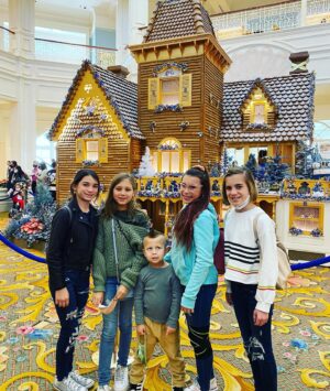 Lily Rose Smith Instagram - One of my favorite traditions! The gingerbread house at Grand Fla ❤️🏠