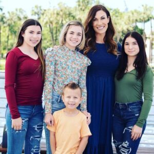 Lily Rose Smith Instagram - With our momma…#nationalsiblingsday