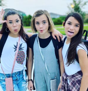 Lily Rose Smith Instagram - #triplettuesday 👩🏻👩🏼👩🏻 #smithtriplets @its_mileysmith @itstierneysmith #sisters