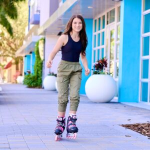 Lily Rose Smith Instagram - Heading into the week like 😄🛼😄Finished 6th grade a month early!!! 

#homeschooling #schoolonmytime #workhardplayhard 

📷 @marliese.marie