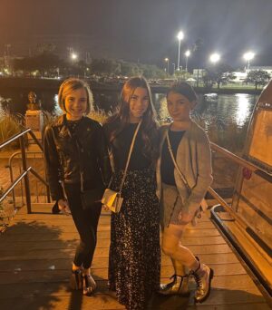Lily Rose Smith Instagram - Girls night out with our momma! @donnasummerbway