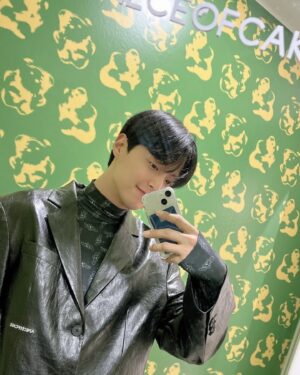 Lim Hyoun-soo Instagram - 요즘 제일 핫한곳 #어피스오브케이크