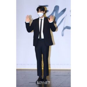 Lim Hyoun-soo Instagram - #탄생 기대해주세요!