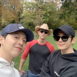 Lim Hyoun-soo Instagram - D-DAY🎉
-
KBS2 <정해인의 걸어보고서>
11월 26일 오후 10시 첫 방송!
많이 기대해주세요❤
-
#정해인 #은종건 #임현수 #정해인의걸어보고서