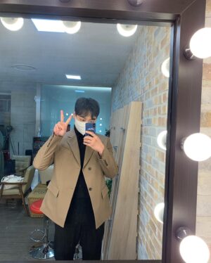 Lim Jae-hyeok Instagram - .
환절기 감기 조심하세요!
#✌️
