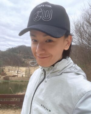 Lim Ju-hwan Instagram - 새 골프화 .. 제발……⛳️

#말본골프웨어 #아디다스골프 #남춘천cc