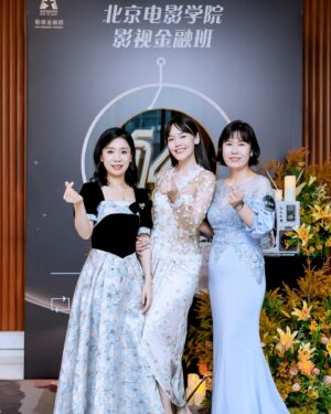 Lim Mei Fen Instagram - Of course Baju kebaya for graduation 🧑‍🎓 #anakMalaysia #beijingfilmacademy