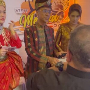 Lim Mei Fen Instagram - 2023, I was an actress/ student/ occasionally an emcee.

Movie: 
#PaduTheMovie (Currently in post production)

Ads:
@sajimalaysiaofficial Raya tvc with Dato Awie 
@taylorsuni Deepavali tvc as property agent Ms Amy

Emcee:
-Roundtable meeting with 🇨🇳 Captains Of Industry , with Prime Minister @anwaribrahim_my in BEIJING,
-Tourism Malaysia’s Welcome banquet, BEIJING,
-Deputy Prime Minister’s @fadillahyusof_ Masjid Ramah Mesra bersama Pelajar, BEIJING
-2024 New Year’s eve celebration, MELAKA