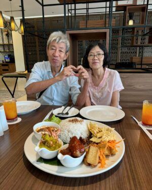 Lim Mei Fen Instagram - How to train your single   available brothers to take instagrammable photo before they start dating… pass or not their photography skill? Can get a gf soon?
#happyfathersday
