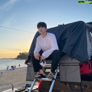 Lim Sung-kyun Instagram - 정말 행복했어🙂

#을왕리해수욕장 #좋은친구들 🥰