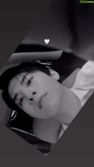 Lim Sung-kyun Instagram - 찍었던 셀카 모음집 나는야 릴스 초보😉

#selfie #instagood