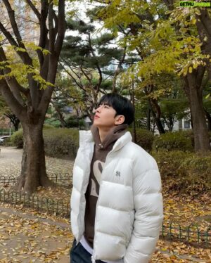 Lim Sung-kyun Instagram - 따뜻하게 입고다녀요 우리🥶