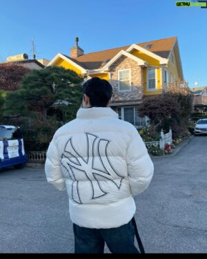 Lim Sung-kyun Instagram - 따뜻하게 입고다녀요 우리🥶