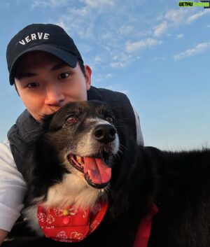 Lin Chia Yo Instagram - 趁今天鞭炮比較少，帶她走春

（嘟嚕覺得鞭炮聲很可怕）
