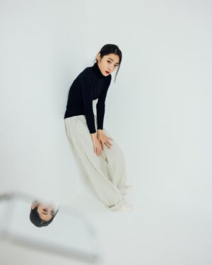 Lin Ying-Tung Instagram - 五月好！分享一首最近喜歡的歌✨
 
May, she will stay 
Resting in my arms again
June, she'll change her tune 
In restless walks she'll prowl the night 
⁡
♪
⁡
Simon & Garfunkel - April Come She Will (1966)
EYE/ @sherrylee.foto