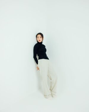 Lin Ying-Tung Instagram - 五月好！分享一首最近喜歡的歌✨
 
May, she will stay 
Resting in my arms again
June, she'll change her tune 
In restless walks she'll prowl the night 
⁡
♪
⁡
Simon & Garfunkel - April Come She Will (1966)
EYE/ @sherrylee.foto