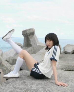 Lin Ying-Tung Instagram - 走啊翹課去海邊！
⁡
Thank you @originals_tw #adidasSamba✨