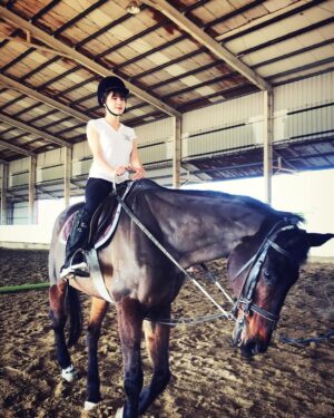 Lin Zoey Instagram - 🏇🏇🏇
#horseriding #horse