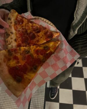 Lincoln Younes Instagram - NYC Pizza. A love story 🍕