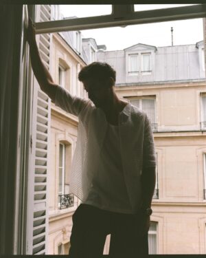 Lincoln Younes Instagram - Paris Fashion Week with @hermes 💥

Honoured to attend the Men’s RTW SS25 show and re-see.

📸 - @rob.tennent 

Special thanks @karinuptonbaker @mrecmatthews @catherine_stillone   @kirrillysams