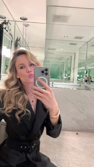 Linda Lind Instagram - When you got dressed up and the lighting is good 📸🤭
