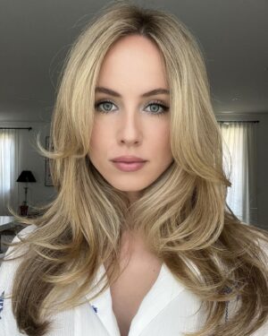 Linda Lind Instagram - New haircut calls for some selfies 💇‍♀️