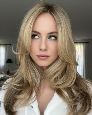 Linda Lind Instagram - New haircut calls for some selfies 💇‍♀️