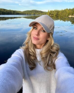 Linda Lind Instagram - Days like these ❤️🇸🇪