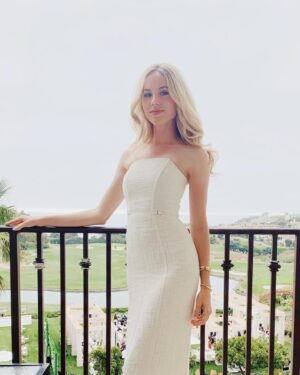 Linda Lind Instagram - Another year around the sun. Thankful for my family and loved ones, our health and for being able to enjoy a wonderful relaxing weekend by the ocean. Thank you for all the birthday wishes 🥰💕 #virgoseason #virgo