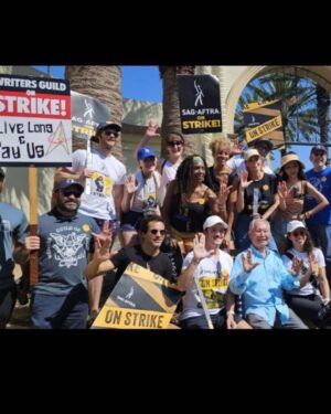 Linda Park Instagram - @sagaftra #unionstrong 🖖
