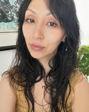 Linda Park Instagram - Stay Gold 🦋 I erased my other post due to unwanted filters. I don’t want them IG 👀